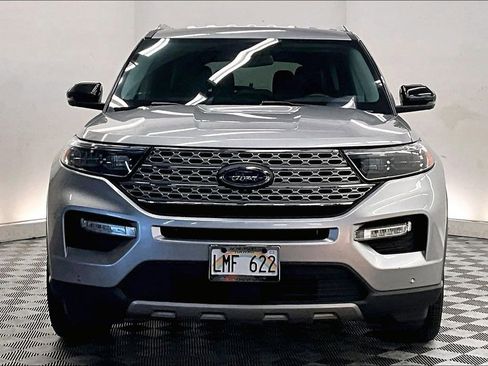 Used 2022 Ford Explorer Limited w/ Equipment Group 301A RWD image 2