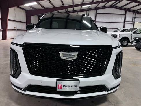 Used 2026 Cadillac Escalade Platinum Sport w/ LPO, ONYX Package image 10