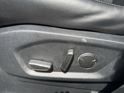 Used 2015 Ford Edge Titanium w/ Technology Package FWD image 12