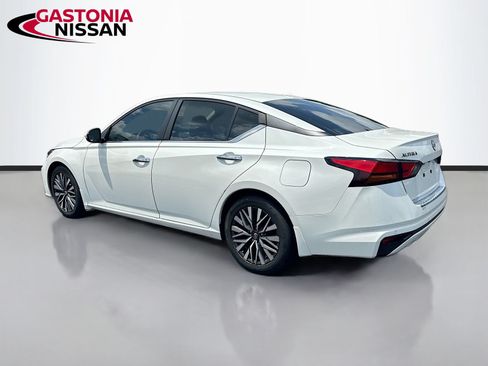 Used 2023 Nissan Altima 2.5 SV FWD image 6