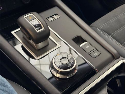 Used 2024 Mitsubishi Outlander Ralliart image 15