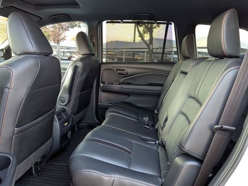 Used 2022 Honda Pilot TrailSport image 15