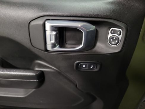 Used 2022 Jeep Wrangler Unlimited Sport AWD/4WD image 25