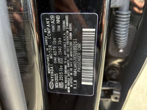 Used 2026 Hyundai Elantra Hybrid FWD image 28