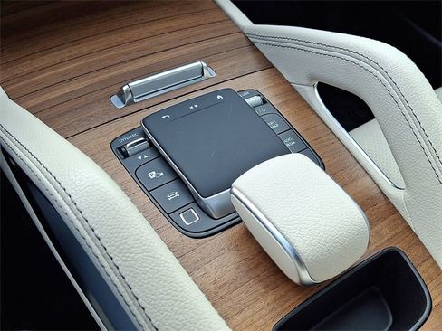 Certified 2025 Mercedes-Benz GLE 450 4MATIC image 16