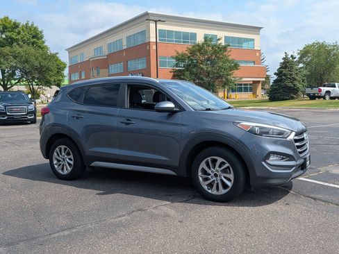 Used 2017 Hyundai Tucson SE w/ SE Popular Package 02 AWD/4WD image 7