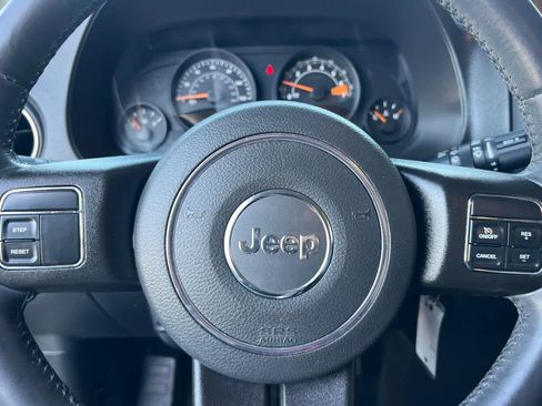 Used 2016 Jeep Patriot Latitude FWD image 24