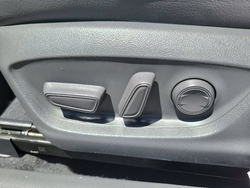 Used 2019 Toyota Camry XLE FWD image 25