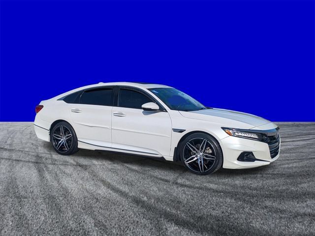 Used 2022 Honda Accord Touring image 2
