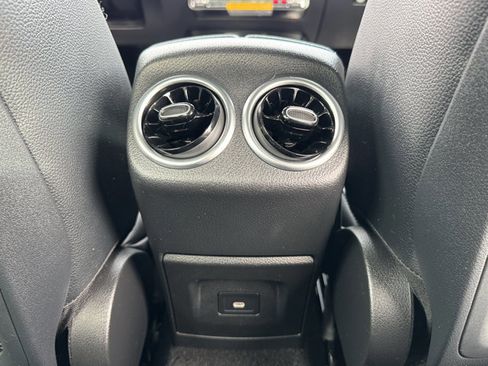 Used 2025 Mercedes-Benz CLA 250 image 9