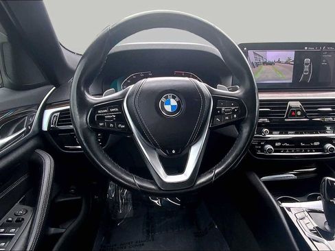 Used 2022 BMW 530i xDrive w/ Convenience Package AWD/4WD image 6