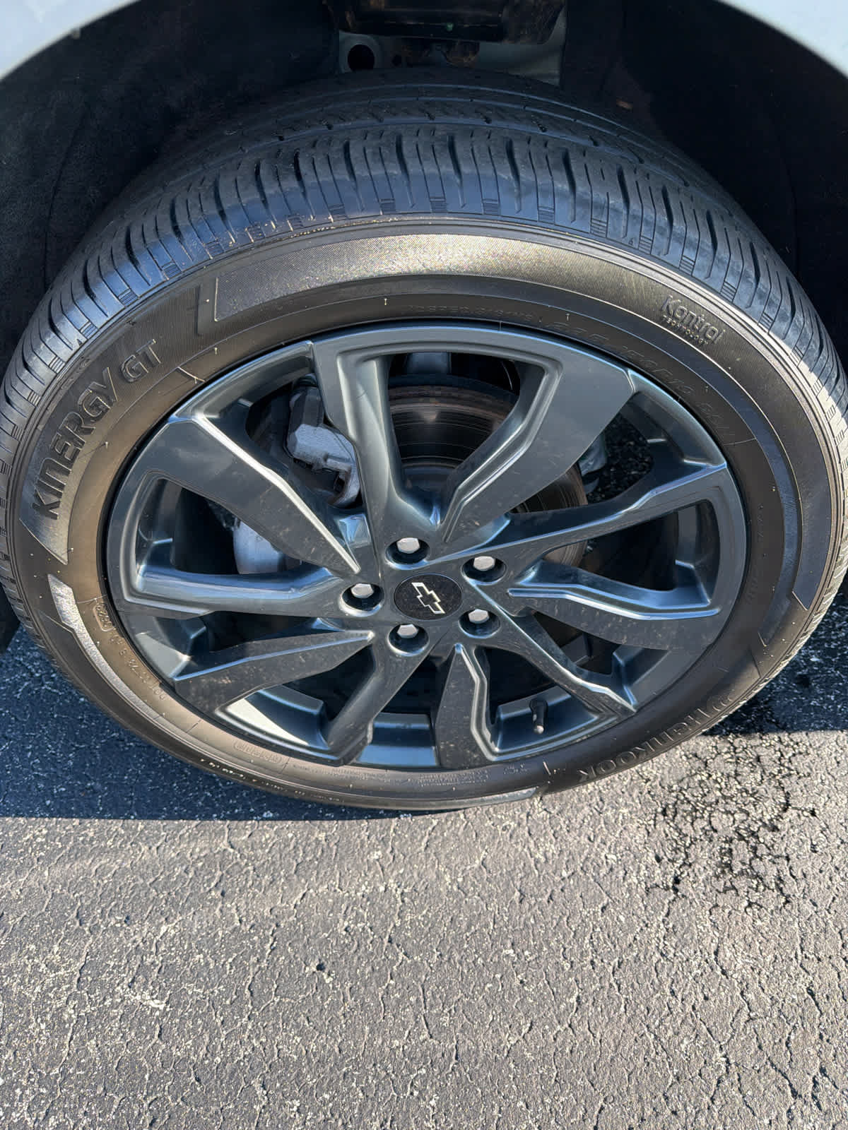 Used 2023 Chevrolet Equinox RS w/ LPO, Floor Liner Package AWD/4WD image 9