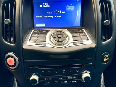 Used 2016 Nissan 370Z Touring RWD image 18