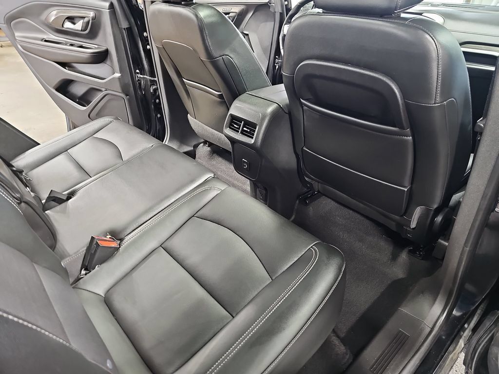 Used 2023 GMC Terrain SLT w/ Elevation Edition AWD/4WD image 11