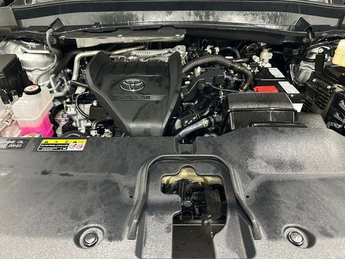 Used 2025 Toyota Grand Highlander AWD image 72