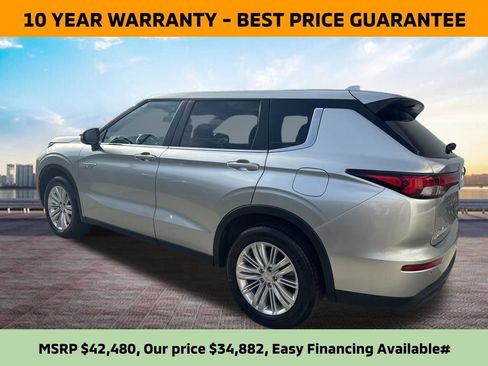 New 2025 Mitsubishi Outlander ES image 3