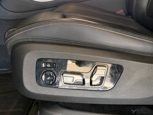 Used 2019 BMW X5 xDrive50i w/ M Sport Package image 18