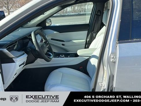 New 2026 Jeep Cherokee Limited image 9