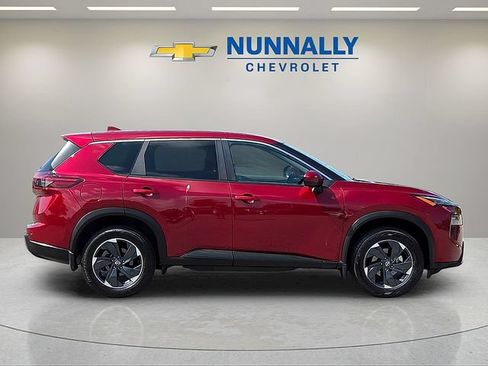Used 2025 Nissan Rogue SV AWD/4WD image 6