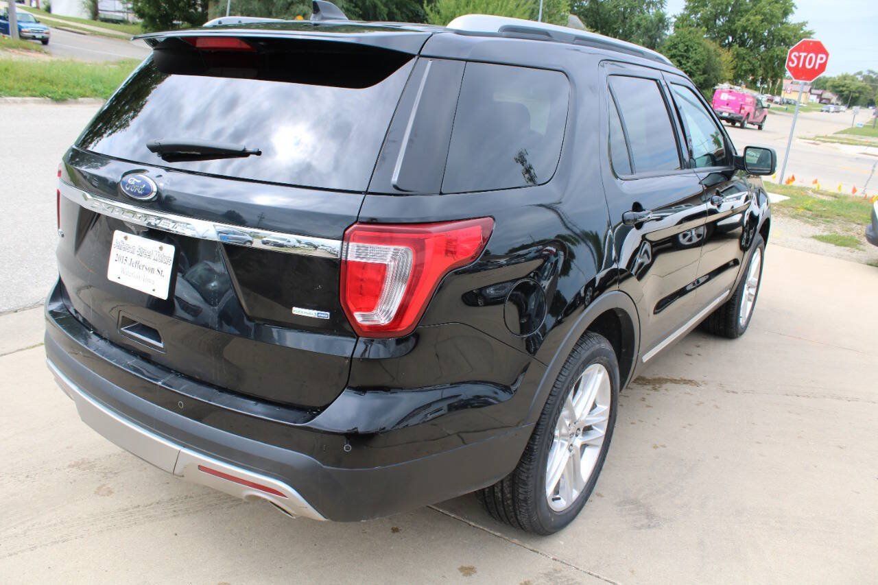 Used 2016 Ford Explorer XLT w/ Equipment Group 202A AWD/4WD image 6