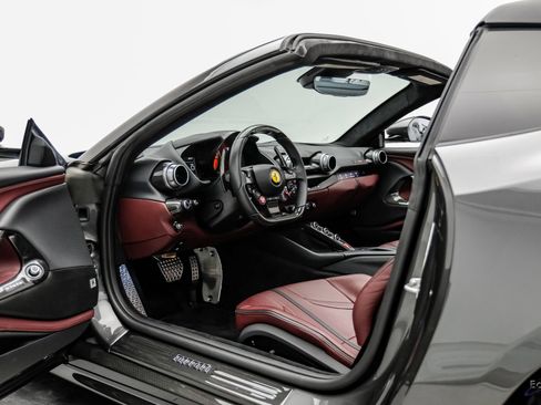 Used 2023 Ferrari 812 GTS RWD image 43