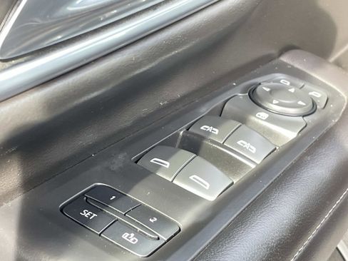 Used 2021 Chevrolet Tahoe LT AWD/4WD image 17