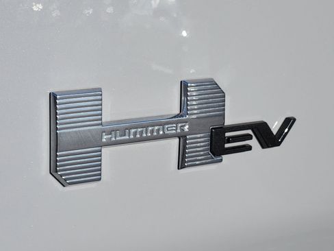 New 2025 GMC Hummer EV 2X image 10
