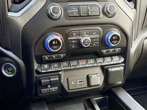 Used 2022 GMC Sierra 2500 Denali w/ Denali Ultimate Package image 19