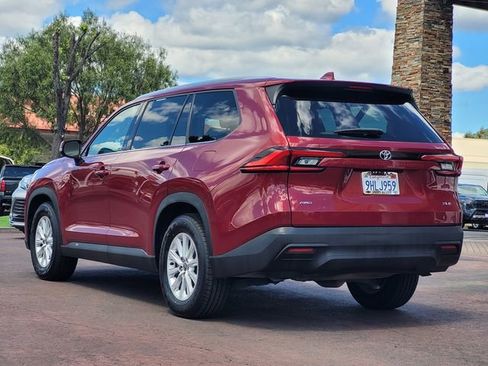 Certified 2024 Toyota Grand Highlander AWD image 8