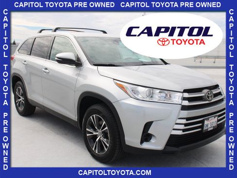 Used 2019 Toyota Highlander LE FWD image 1