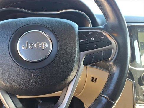 Used 2021 Jeep Grand Cherokee Limited image 25