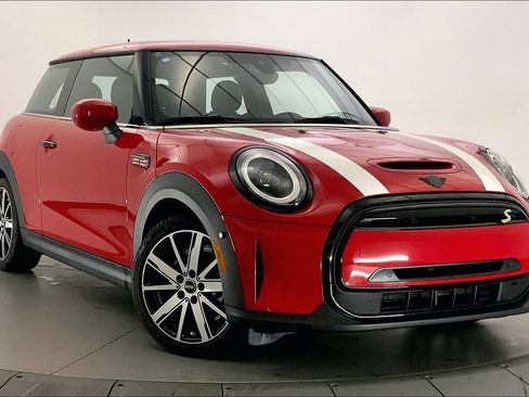 Used 2024 MINI Cooper SE FWD image 1