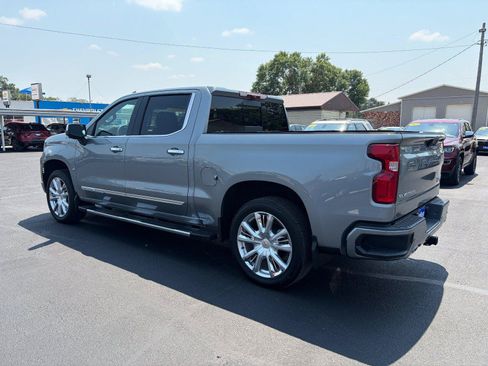 Used 2025 Chevrolet Silverado 1500 High Country w/ Technology Package AWD/4WD image 3