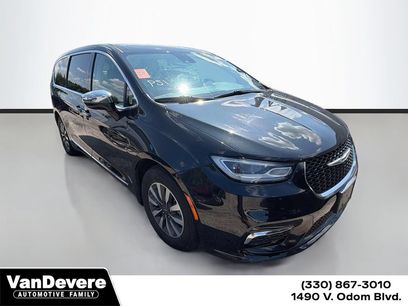 Used 2023 Chrysler Pacifica Limited