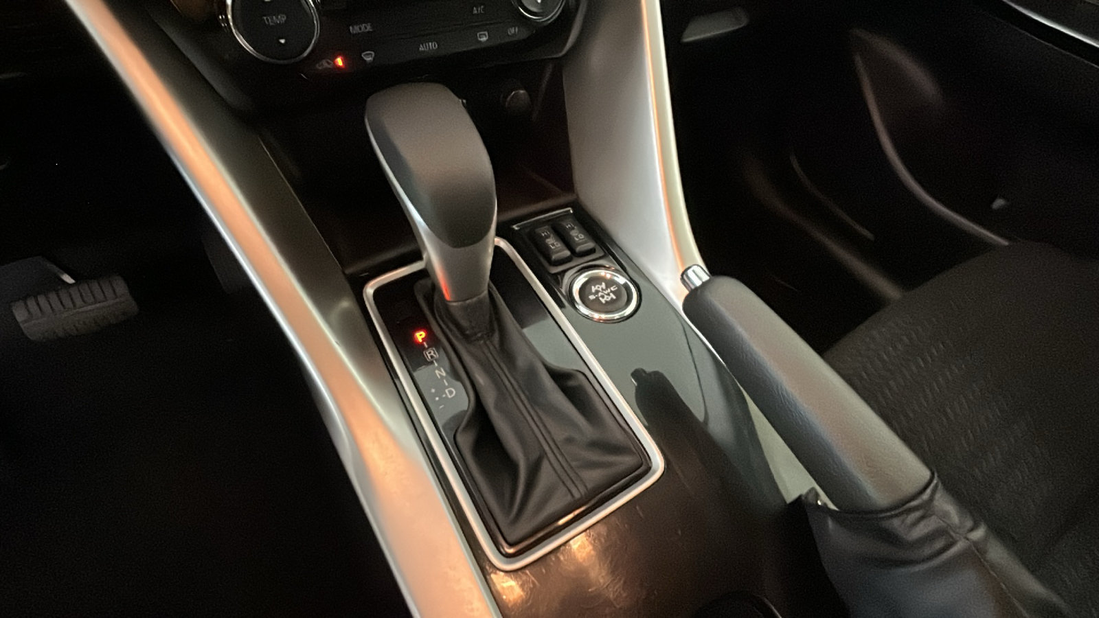Used 2025 Mitsubishi Eclipse Cross LE AWD/4WD image 23