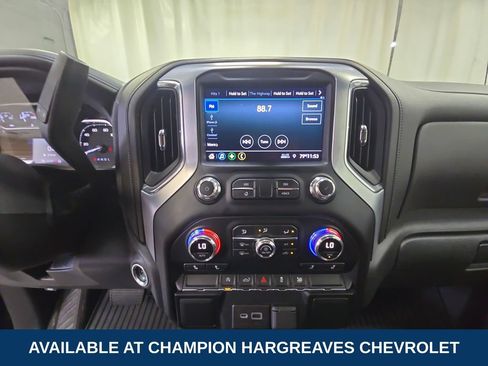 Used 2022 GMC Sierra 1500 Elevation AWD/4WD image 17