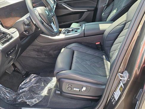 Certified 2025 BMW X5 xDrive40i w/ Premium Package AWD/4WD image 16