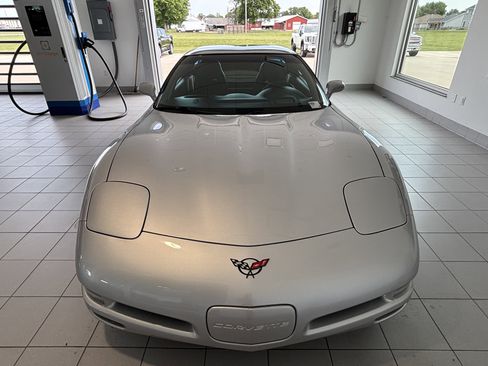 Used 2002 Chevrolet Corvette Coupe w/ Preferred Equipment Group2 RWD image 5