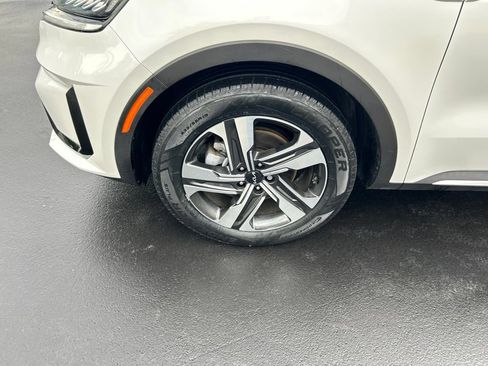 Certified 2023 Kia Sorento EX AWD/4WD image 33