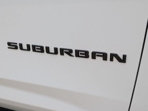 Used 2024 Chevrolet Suburban RST RWD image 34