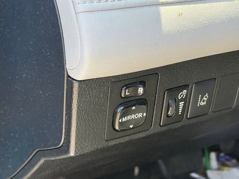 Used 2017 Toyota RAV4 XLE FWD image 7