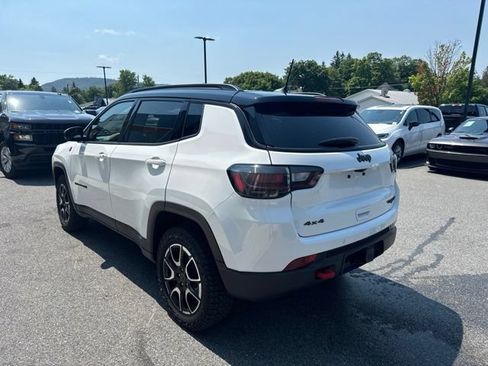 Certified 2025 Jeep Compass Trailhawk w/ Trailhawk Elite Group AWD/4WD image 5
