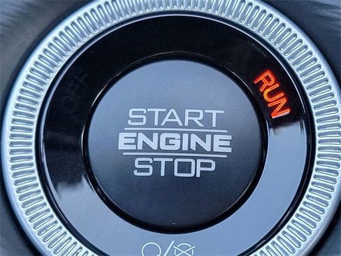 New 2025 Jeep Grand Cherokee Altitude image 6