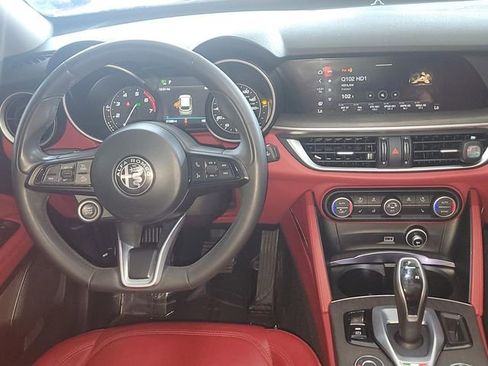 Used 2021 Alfa Romeo Stelvio Ti w/ Nero Edizione AWD/4WD image 13