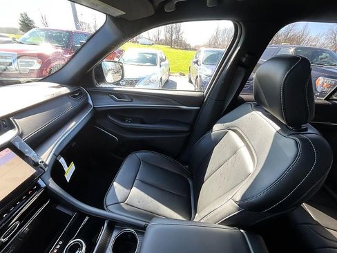 New 2026 Jeep Grand Cherokee Limited w/ Limited Altitude Package image 29