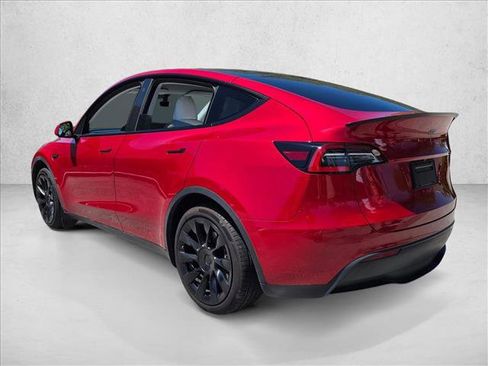 Used 2021 Tesla Model Y 2WD image 7