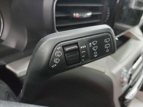 Used 2022 Ford Explorer XLT w/ Equipment Group 202A image 36