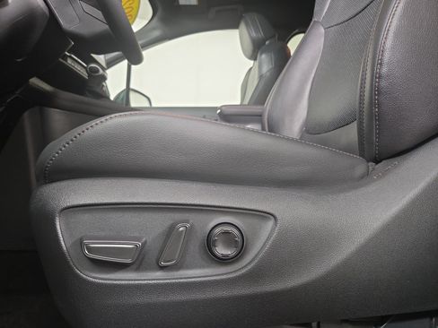 Used 2026 Toyota Sienna Platinum AWD/4WD image 33