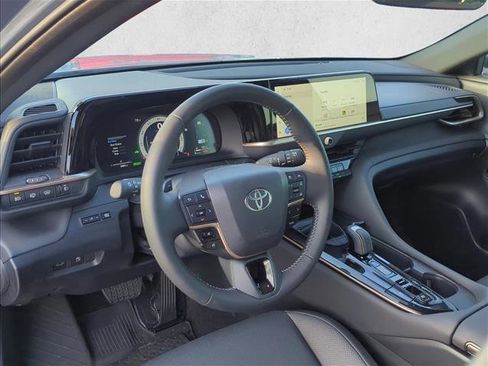 Certified 2025 Toyota Crown Signia AWD/4WD image 9