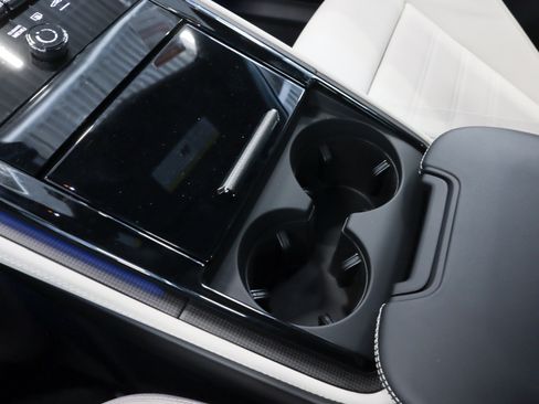 Used 2025 Porsche Panamera GTS image 19